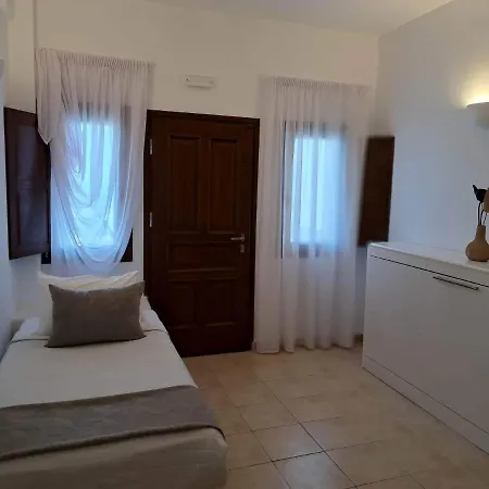 Amerisa & Fira (Santorini)